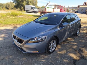 Volvo V40 '17