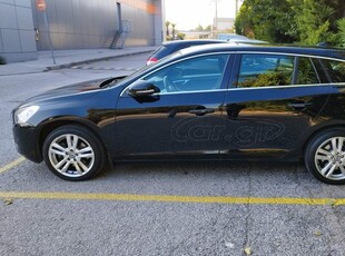 Volvo V60 '11 T3 MOMENTUM