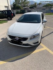 Volvo V60 '15 T4 R-DESIGN