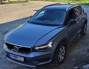 Volvo XC40 '18 T3 MOMENTUM