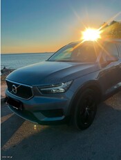 Volvo XC40 '19 T4 MOMENTUM GEARTRONIC