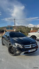 Mercedes-Benz GLA 180 '17 D URBAN 7G-DCT