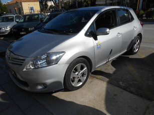 TOYOTA AURIS AYTOMATO 2010