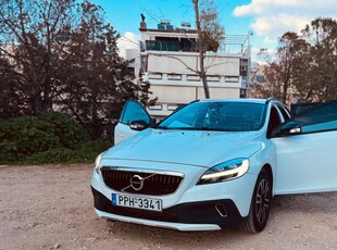 Volvo V40 Cross Country '19