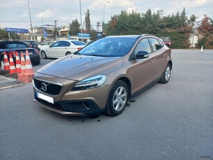 Volvo V40 Cross Country '19 MOMENTUM T3 Ελληνικής Αντιπροσωπείας