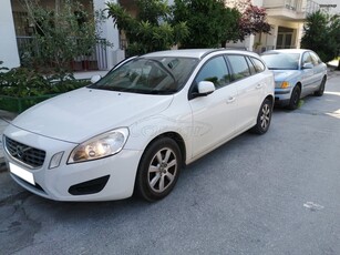 Volvo V60 '12 Drive