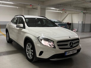 Mercedes-Benz GLA 180 '15