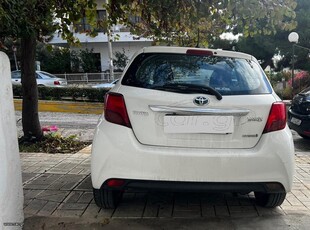 Toyota Yaris '15 1.5 HYBRID STYLE CVT