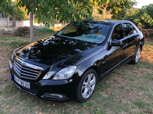 Mercedes-Benz E 200 '12 AVANTGARDE