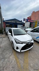 Toyota Yaris '15 HYBRID AUTOMATIC