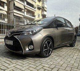 Toyota Yaris '16 HYBRID AUTOMATIC NAVI